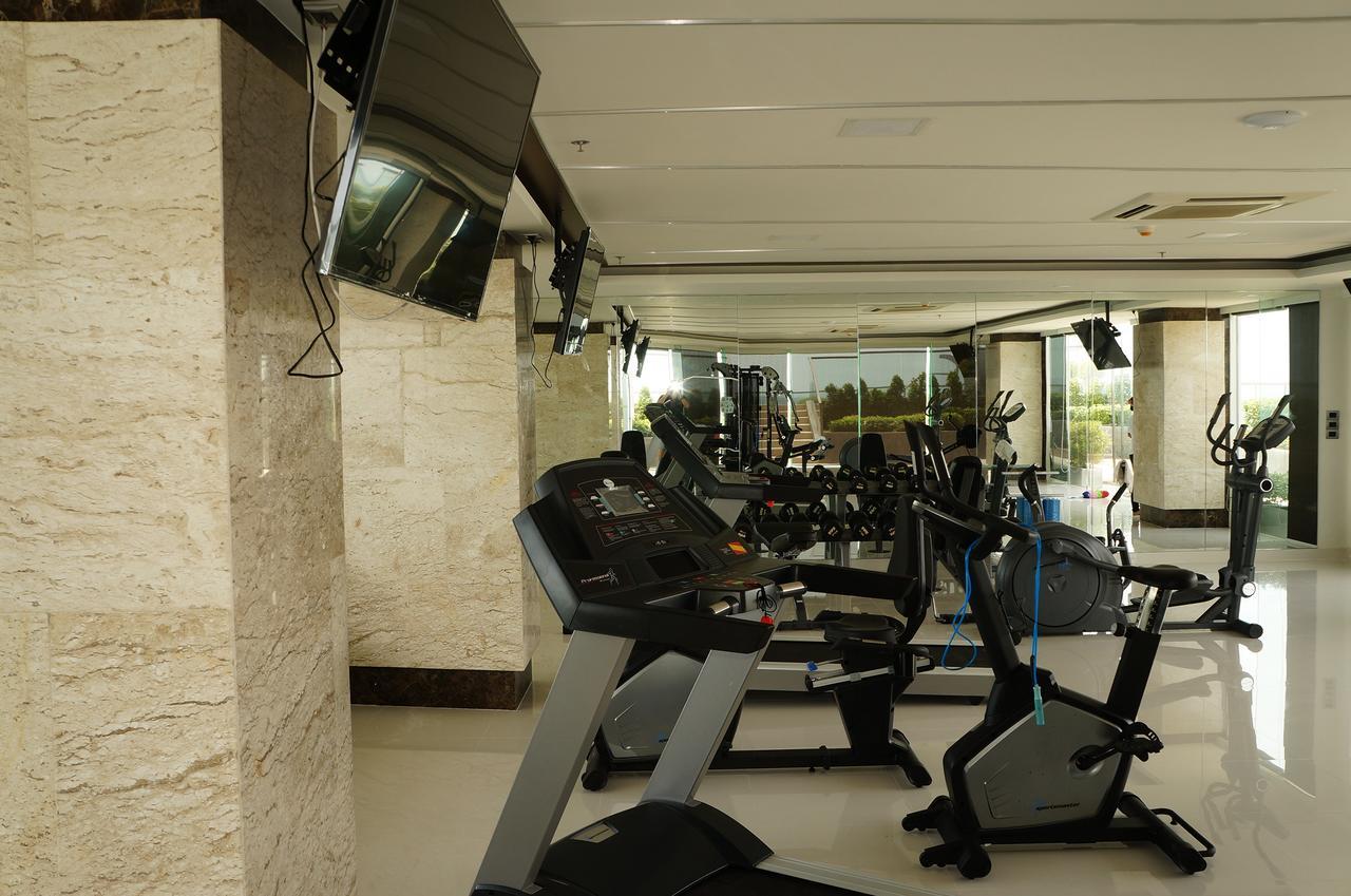 Stylish Studio In Peak Towers Pattaya Exterior foto